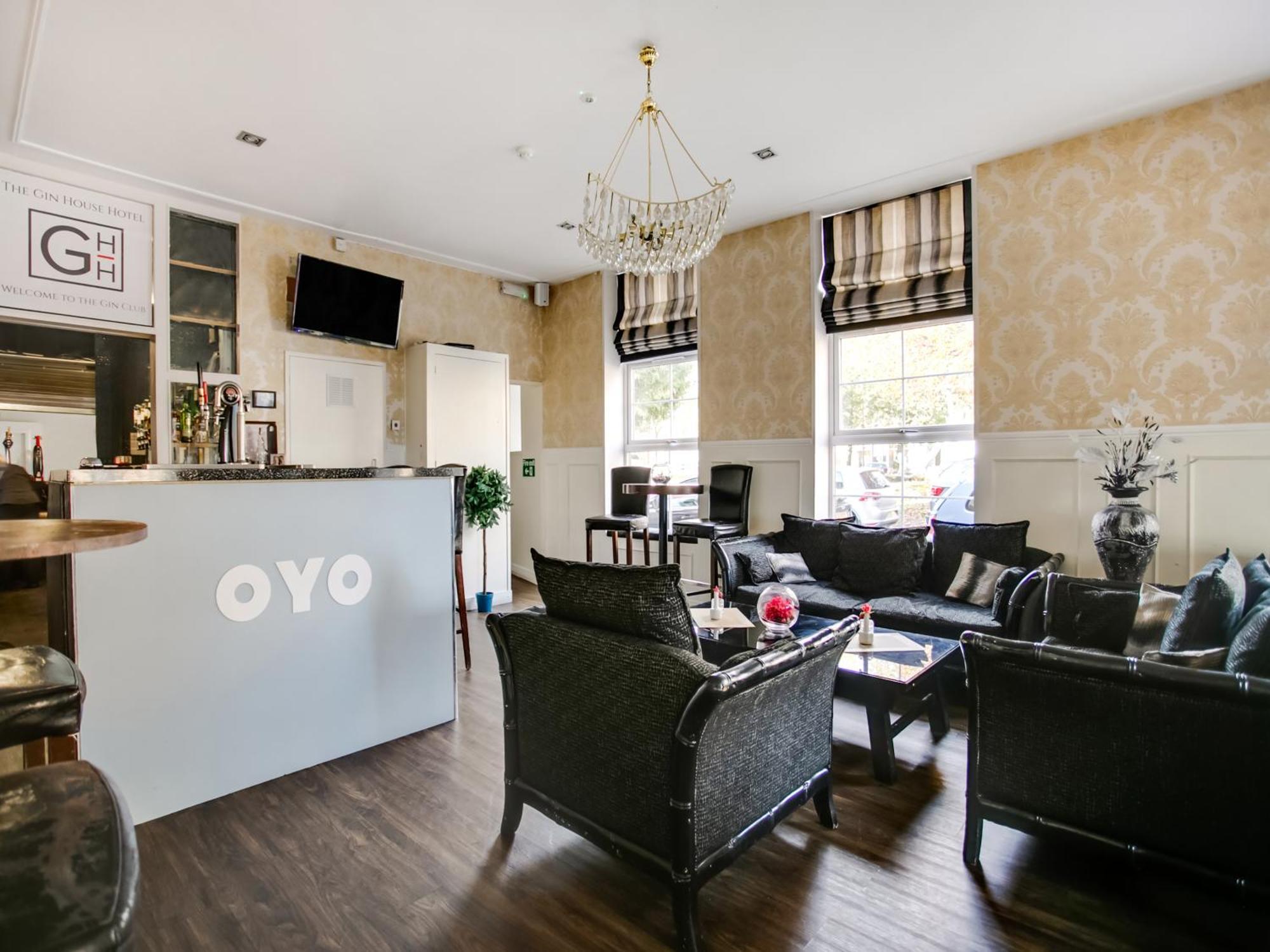 Oyo Gin House Hotel Грийнок Екстериор снимка
